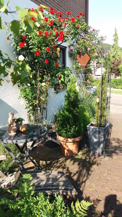 Ferienwohnung Rosentraum Oberotterbach Exterior foto